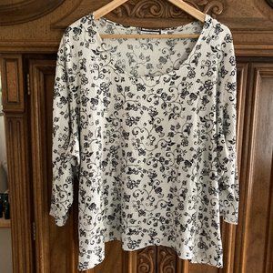Croft & Barrow Scoop Neck Blouse •  Sz. 3X. Black & White print